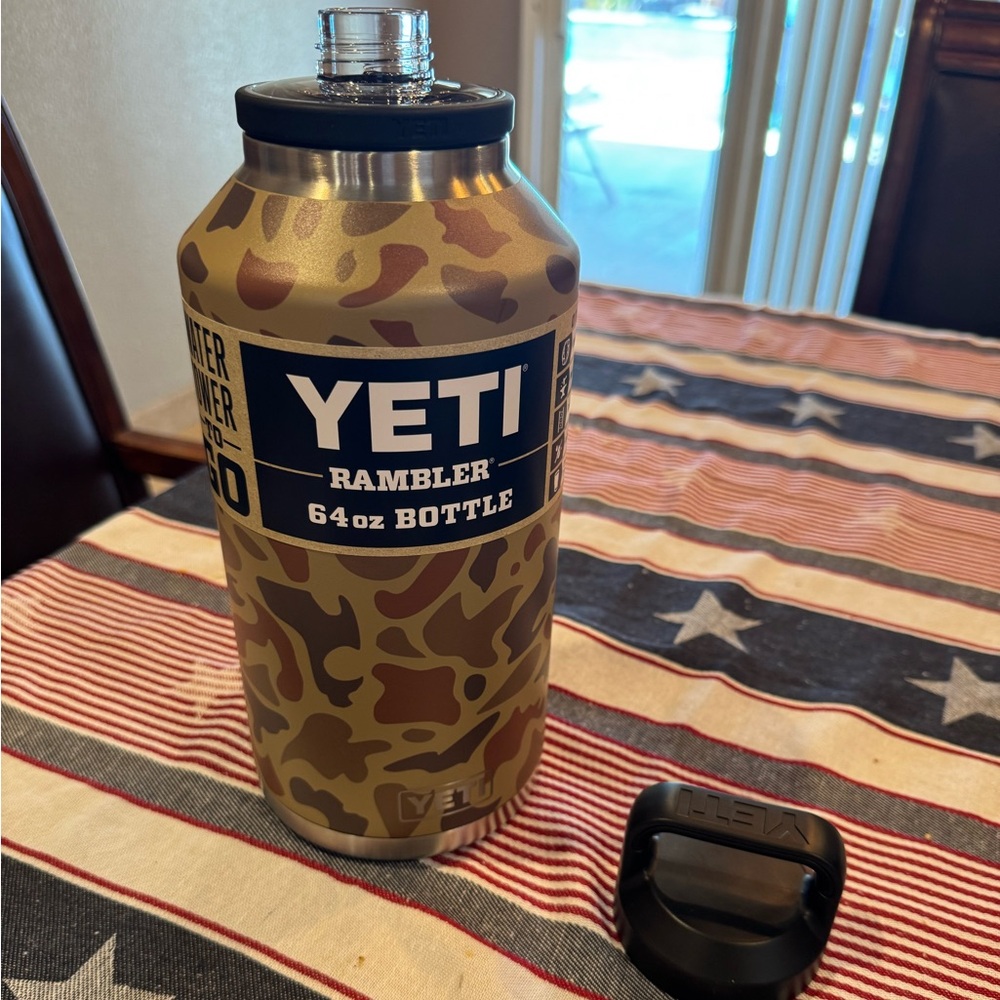 YETI RARE WETLANDS camo stainless rambler thermos water bottle 64oz NEW
